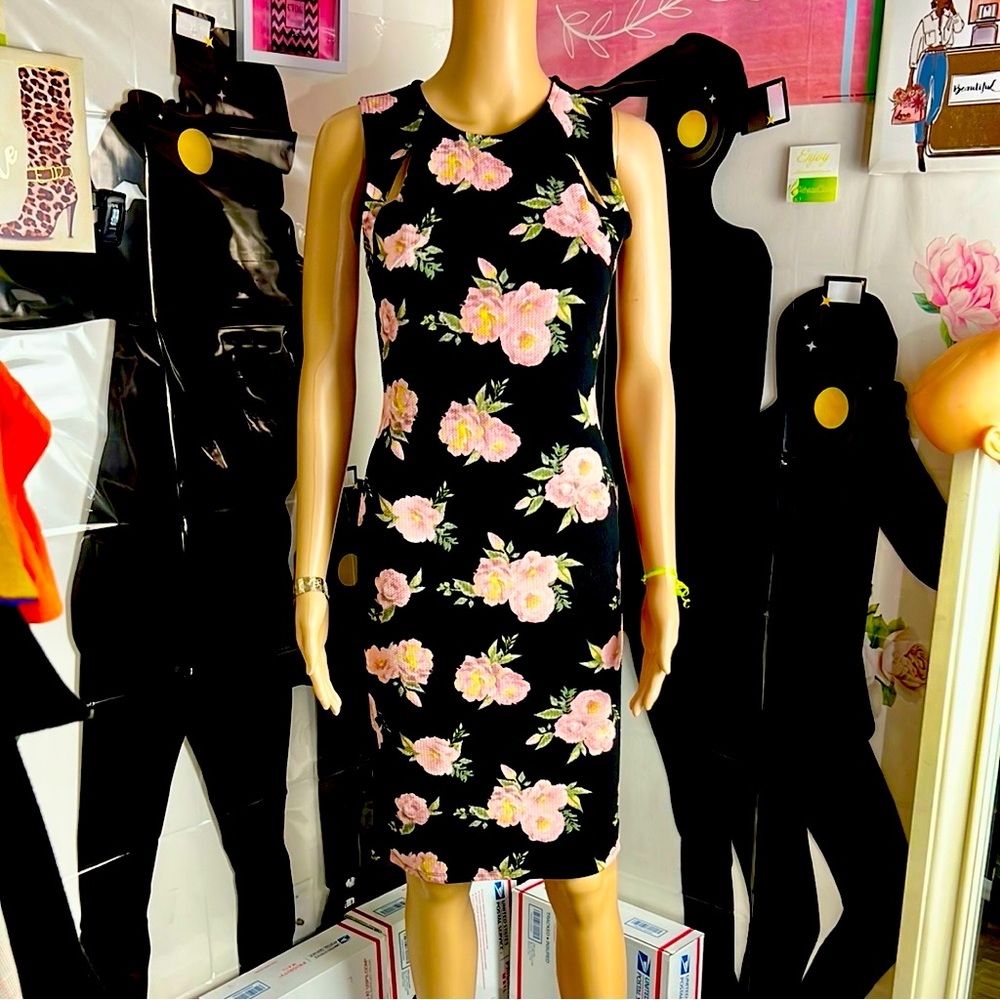 Almost Famous Black and Pink Sheath Midi Dress Sleeveless Crew Neck